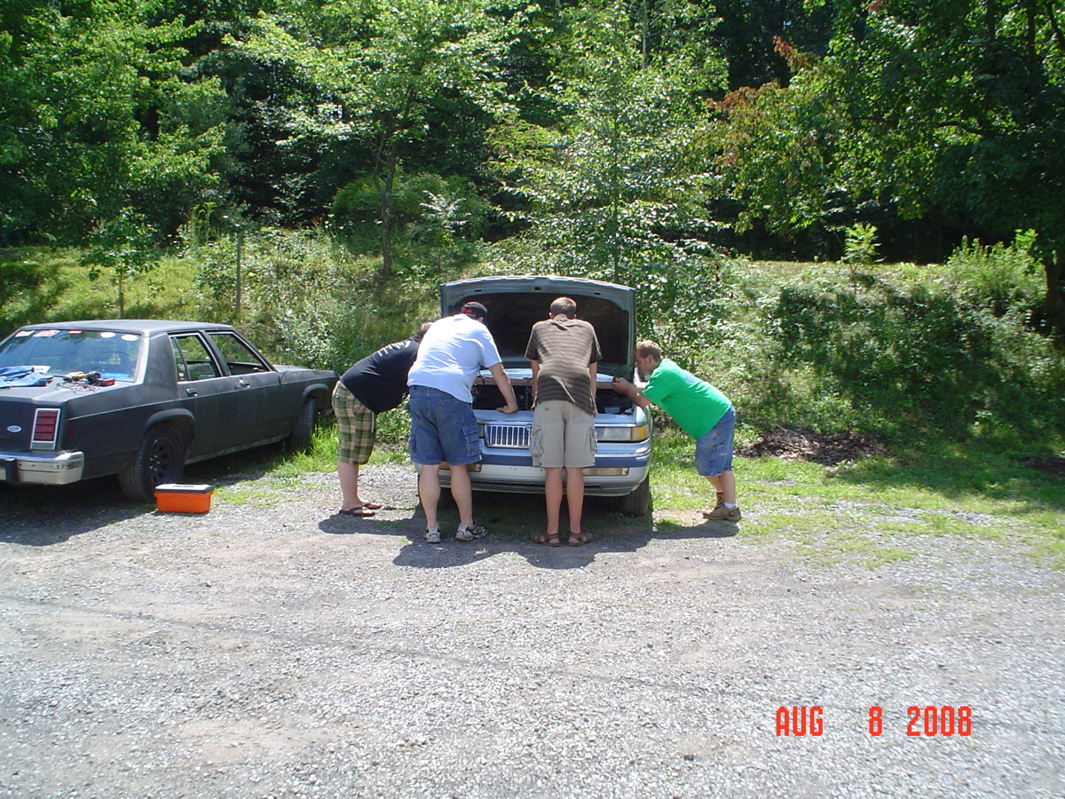 8.4.gearheads.figureing.out.whats.broke